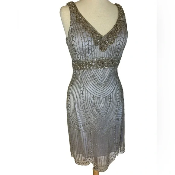 SUE WONG 10 Platinum Silver Grey beaded formal cocktail evening dress